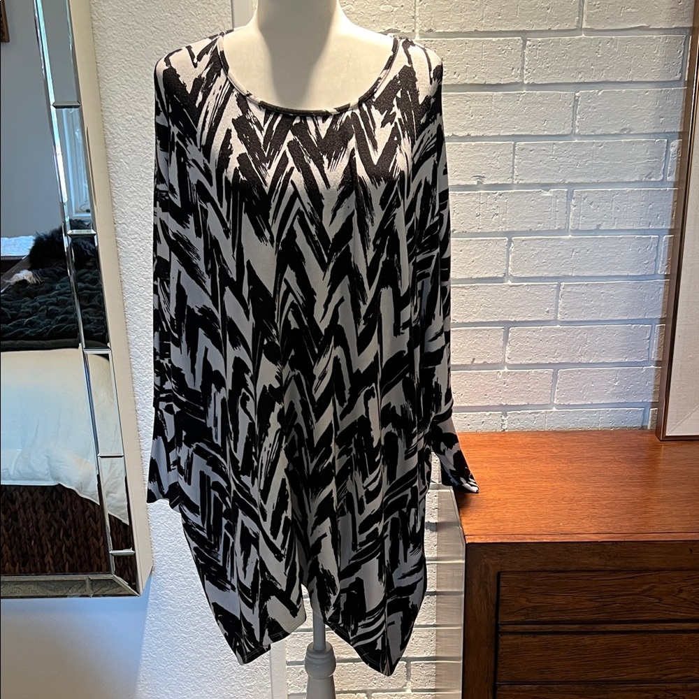 Rachel Pally Black and White Zigzag Long Sleeve Dress